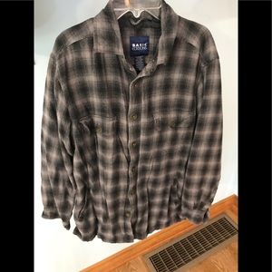 Men’s nice quilted button down shirt. Size Small